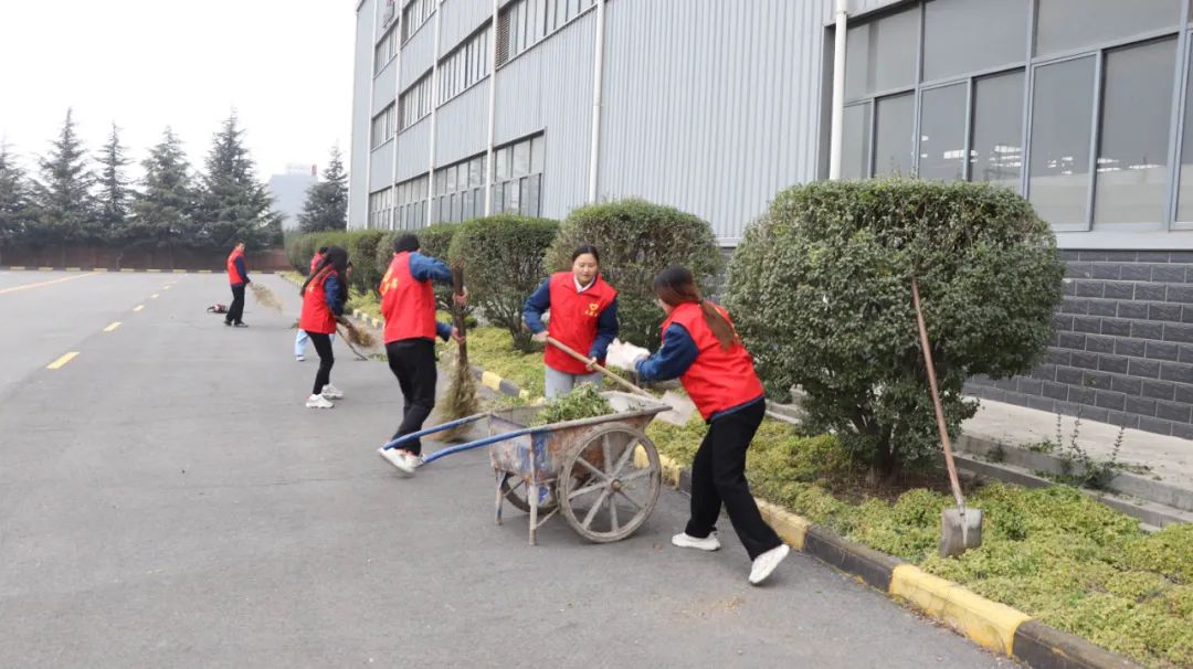 傳承雷鋒精神 做新時代雷鋒