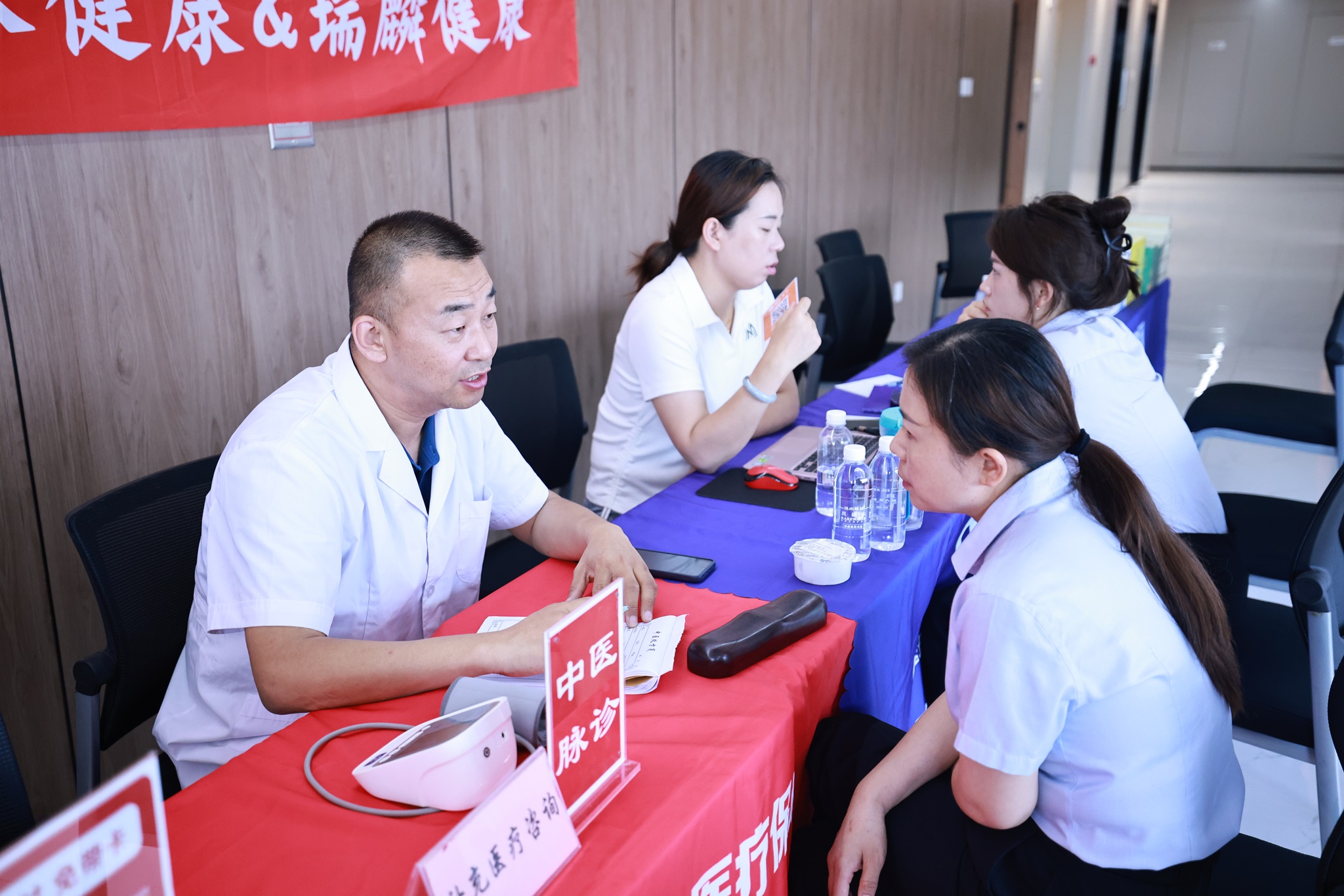 創(chuàng)新研究院組織開展補(bǔ)充醫(yī)療保險(xiǎn)講解服務(wù)